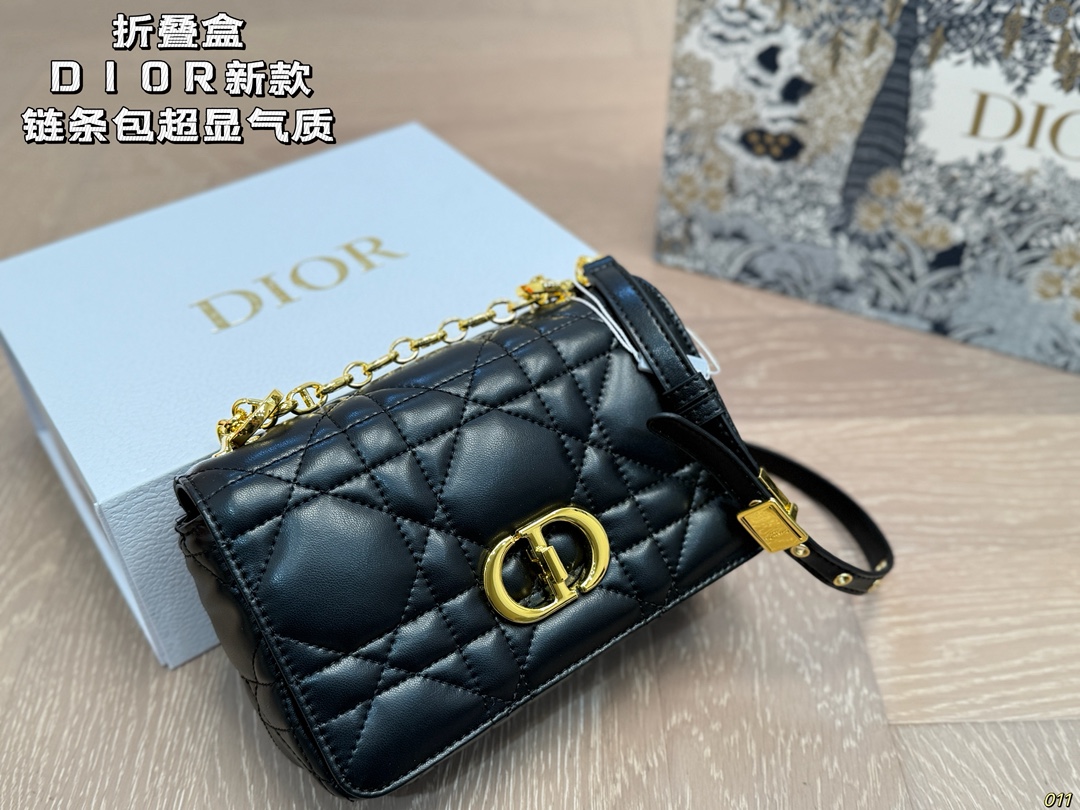 Dior chain bag