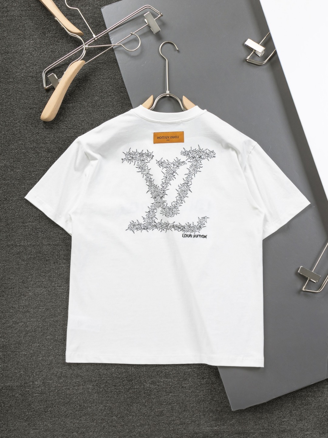 LV embroidered short-sleeved T-shirt