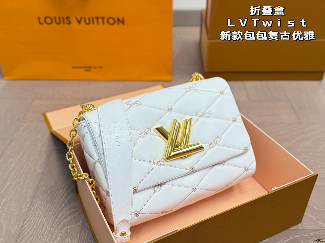 LV Twist chain bag