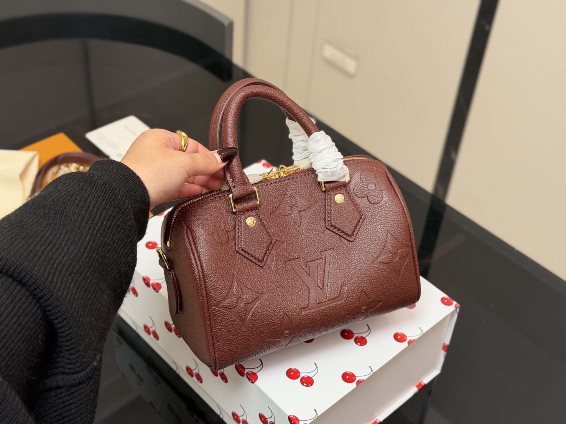 LV speedy20 pillow bag