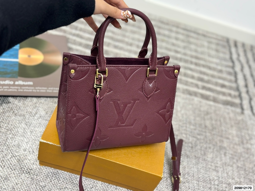 LV onthego tote bag