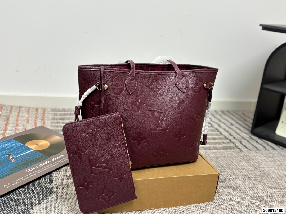 LV classic tote bag