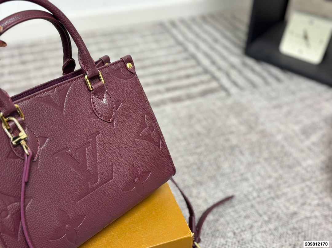 LV onthego tote bag