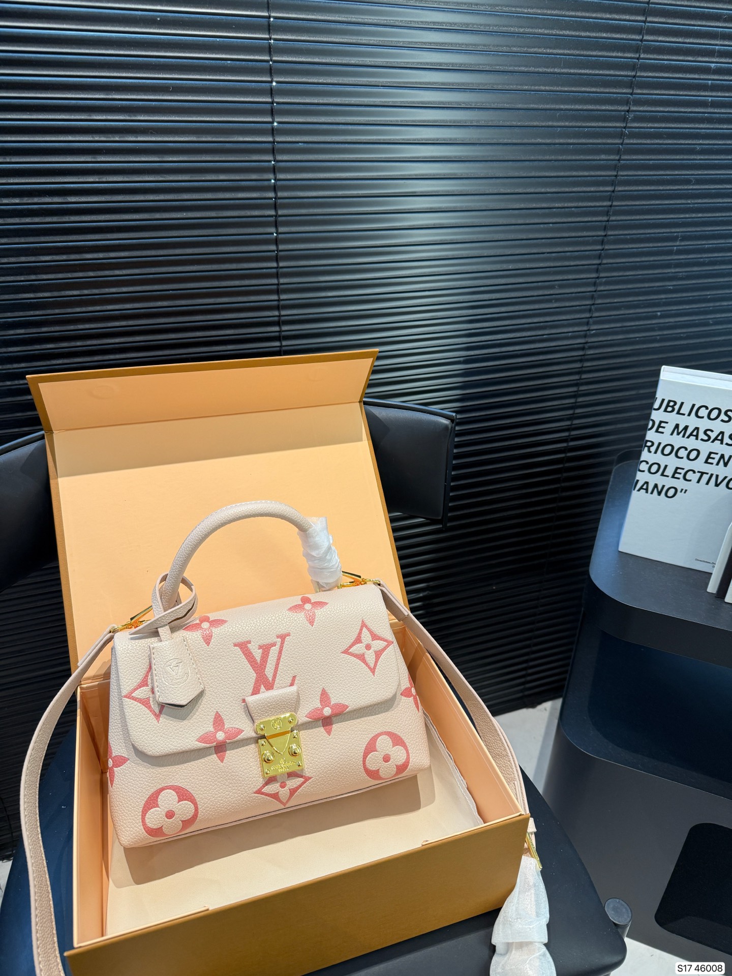 LV Madeleine 23ss Handbag
