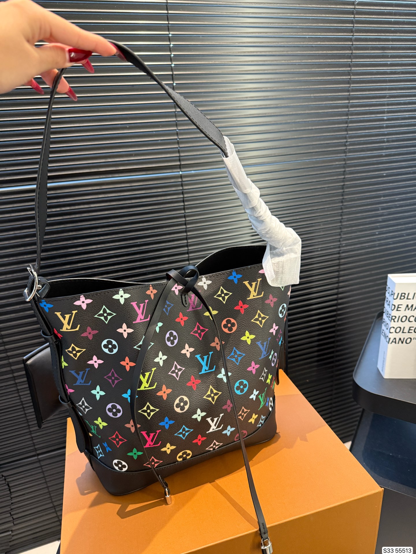 LV stylish bucket bag
