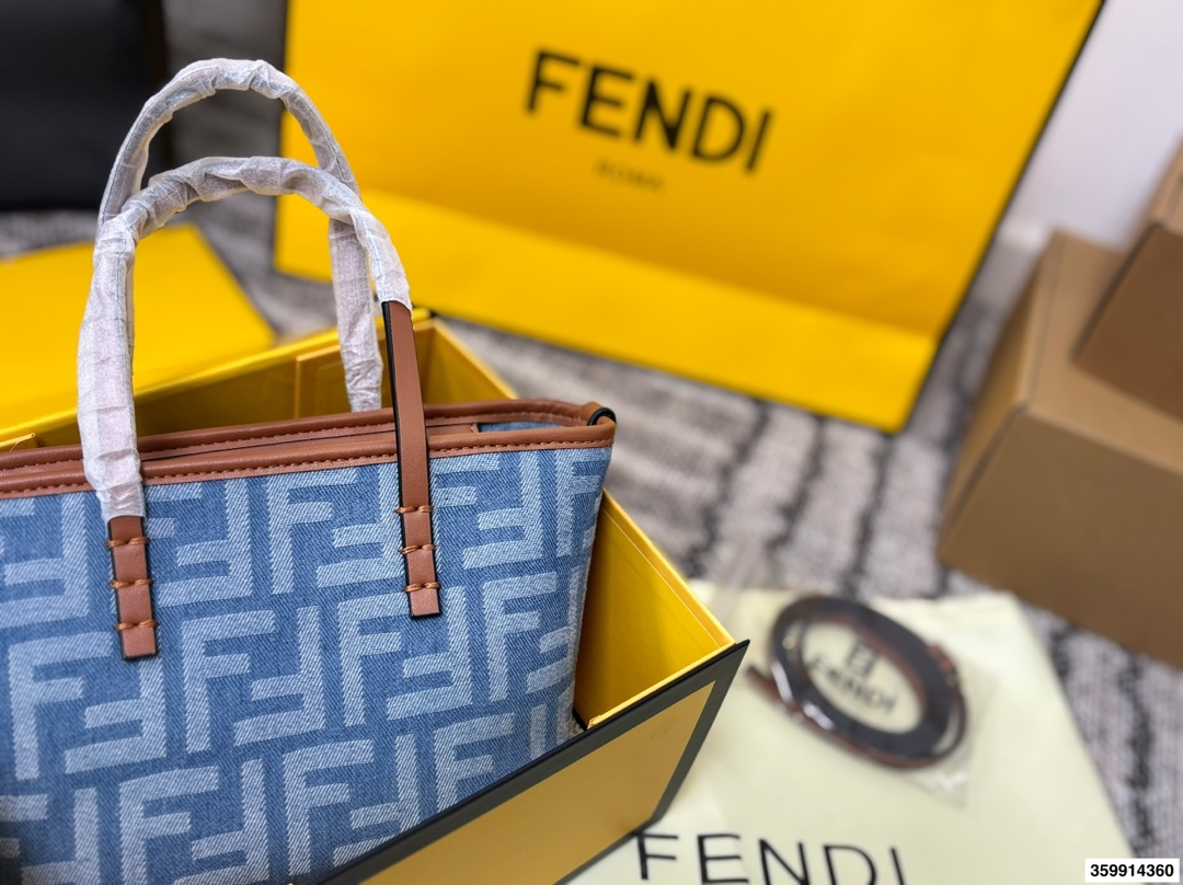 Fendi Roll Mini Shopping Basket
