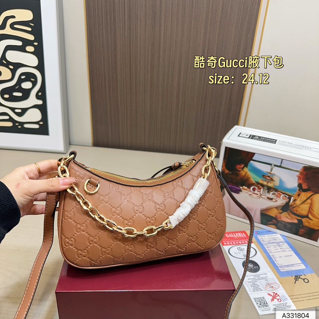 Gucci Emblem Crescent Armpit Bag