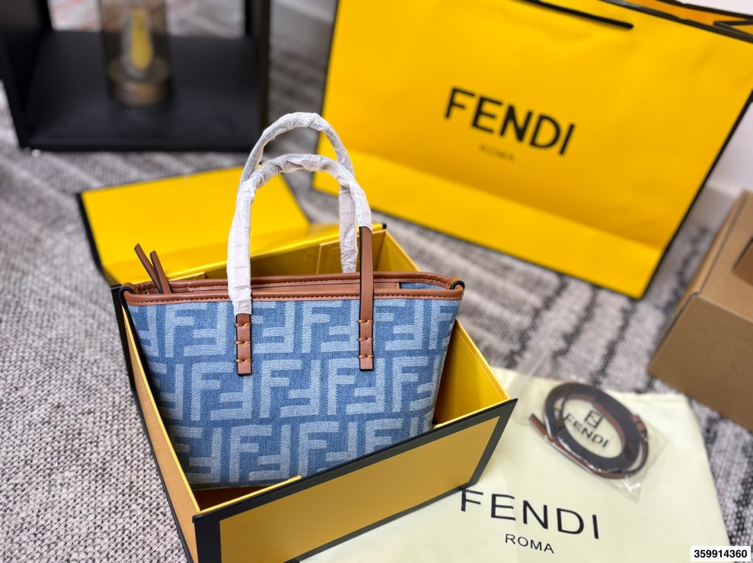Fendi Roll Mini Shopping Basket