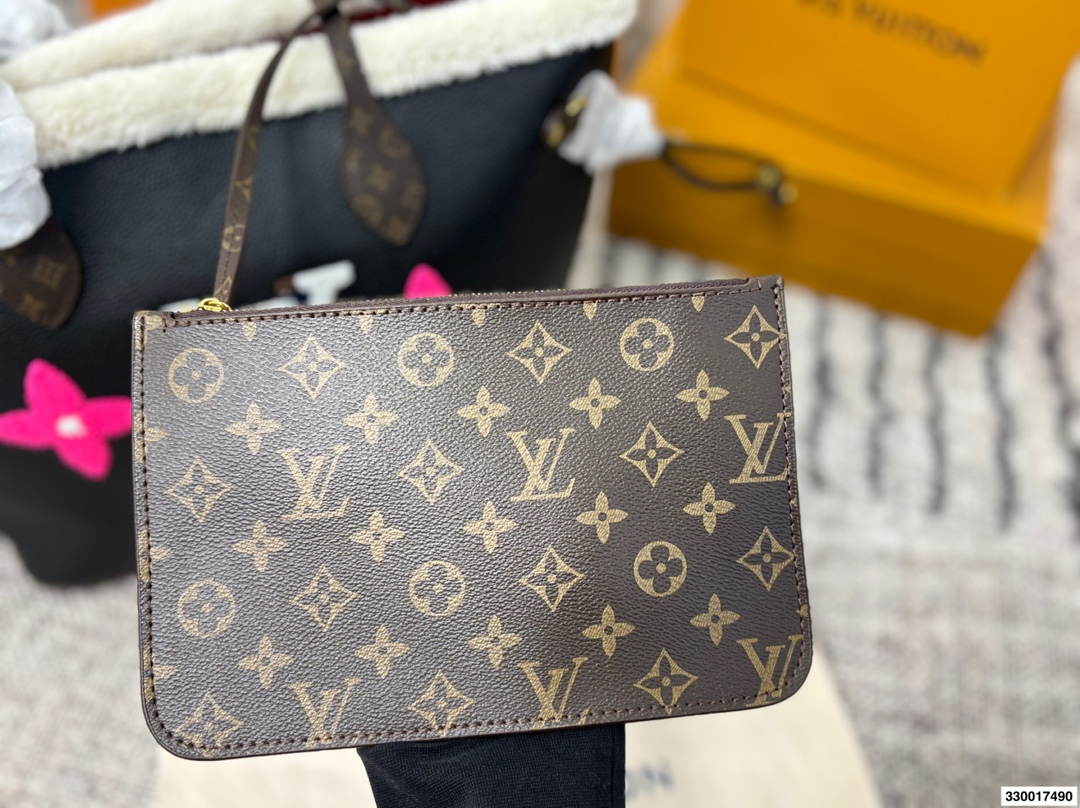 LV Onthego Shopping Bag