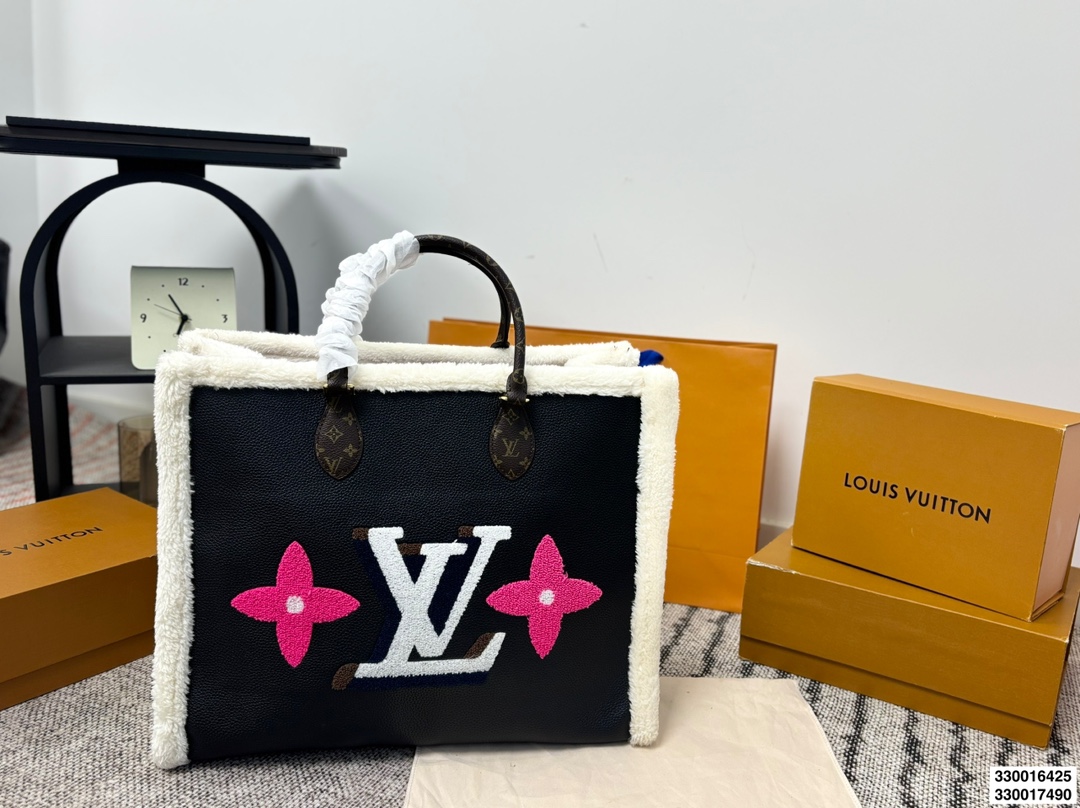 LV ONTHEGO Tote Bag