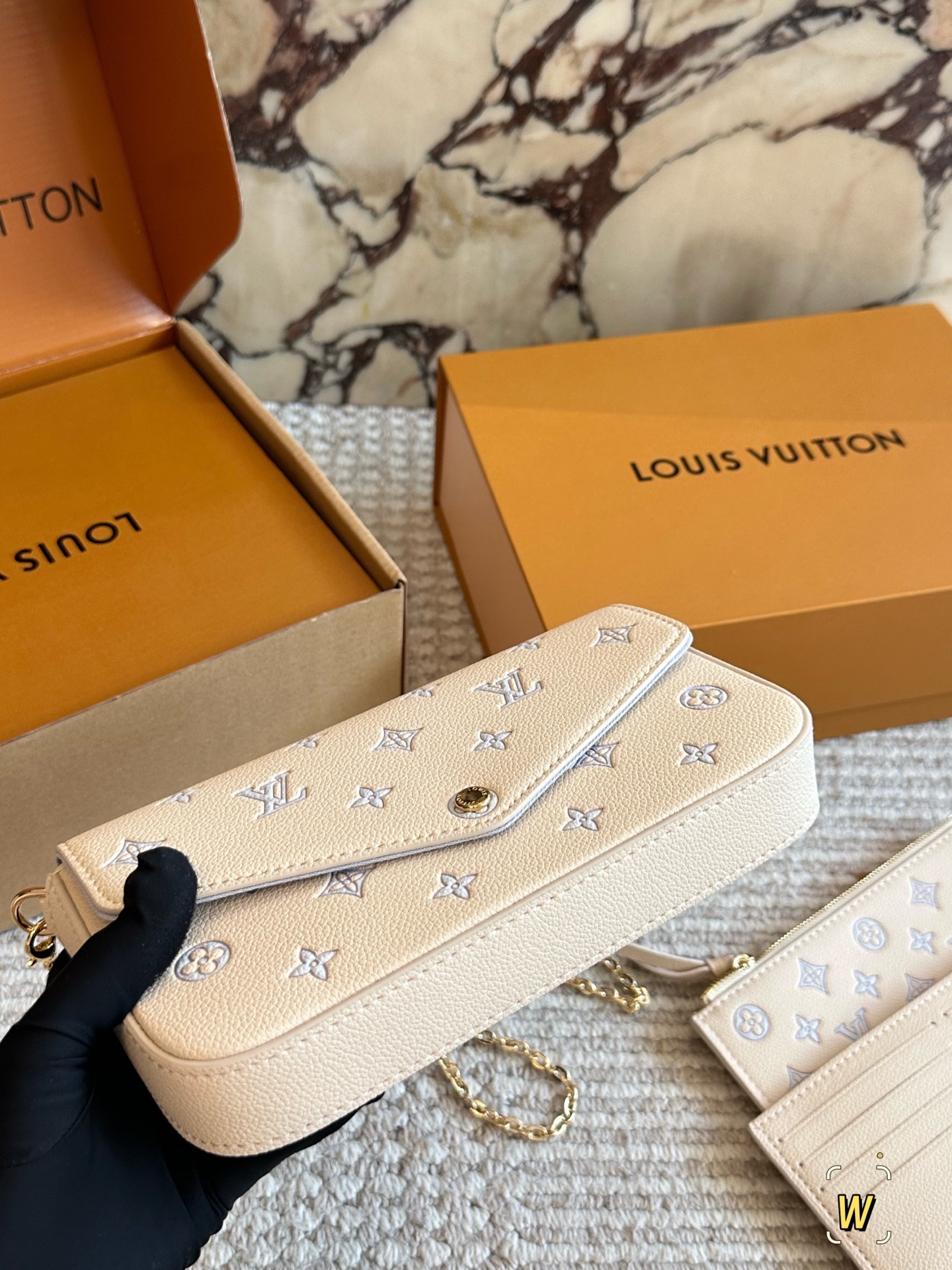 LV POCHETTE FÉLICIE Detachable Metal Chain Bag