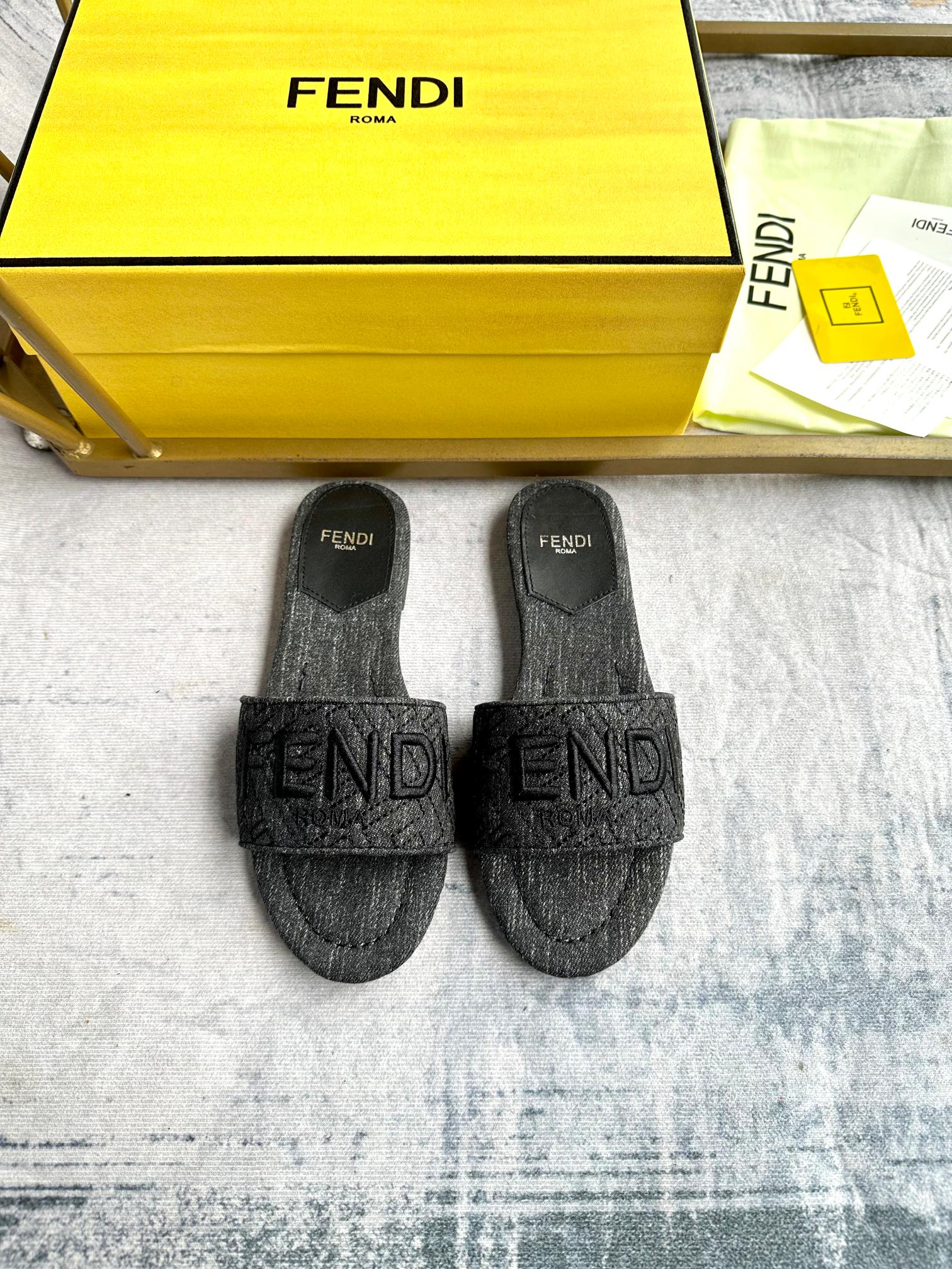 FENDI wide-strap flat sandals
