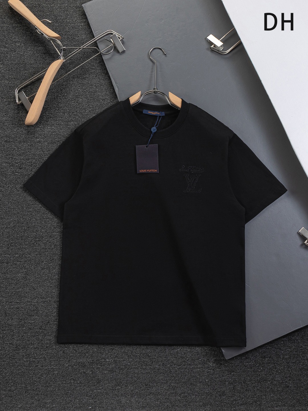 LV Minimalist Embroidered Crew Neck Short Sleeve T-Shirt