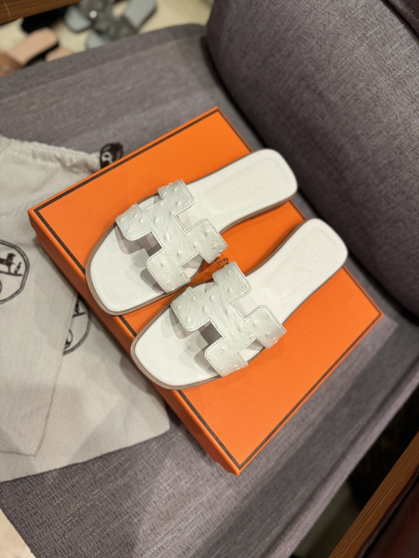 Hermès classic flat sandals