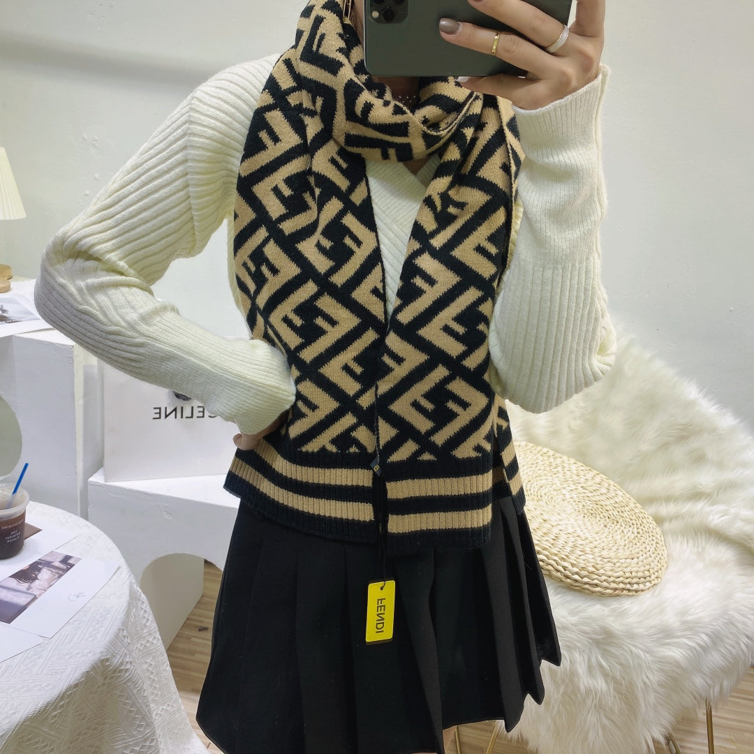 F Wool Jacquard Scarf XC0823040414