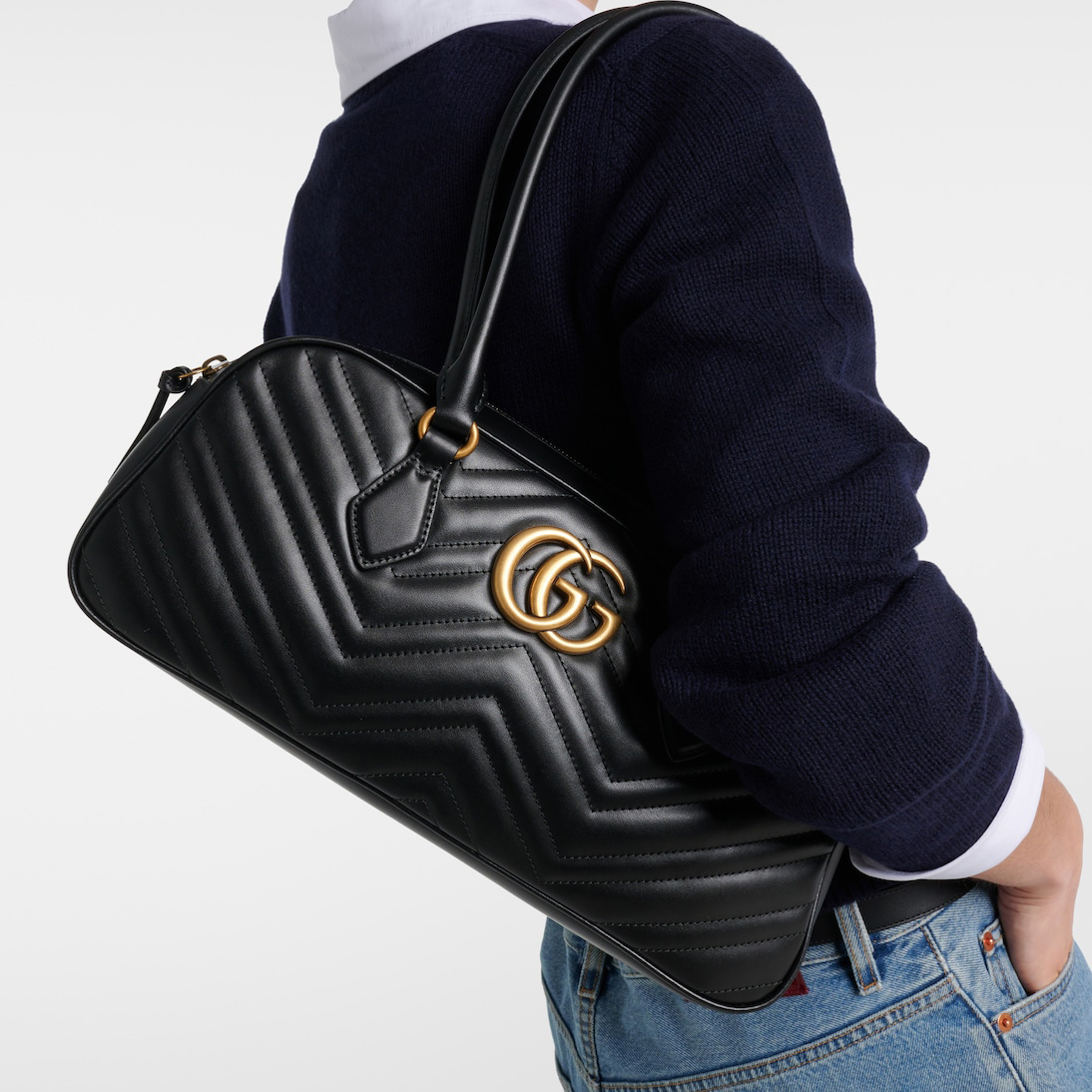 GG Marmont Medium Leather Shoulder Bag P00938192