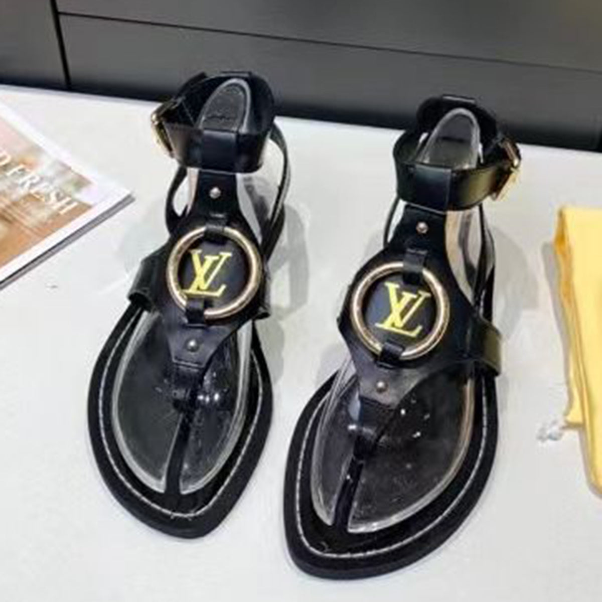 Trendy retro sandals PD10041126