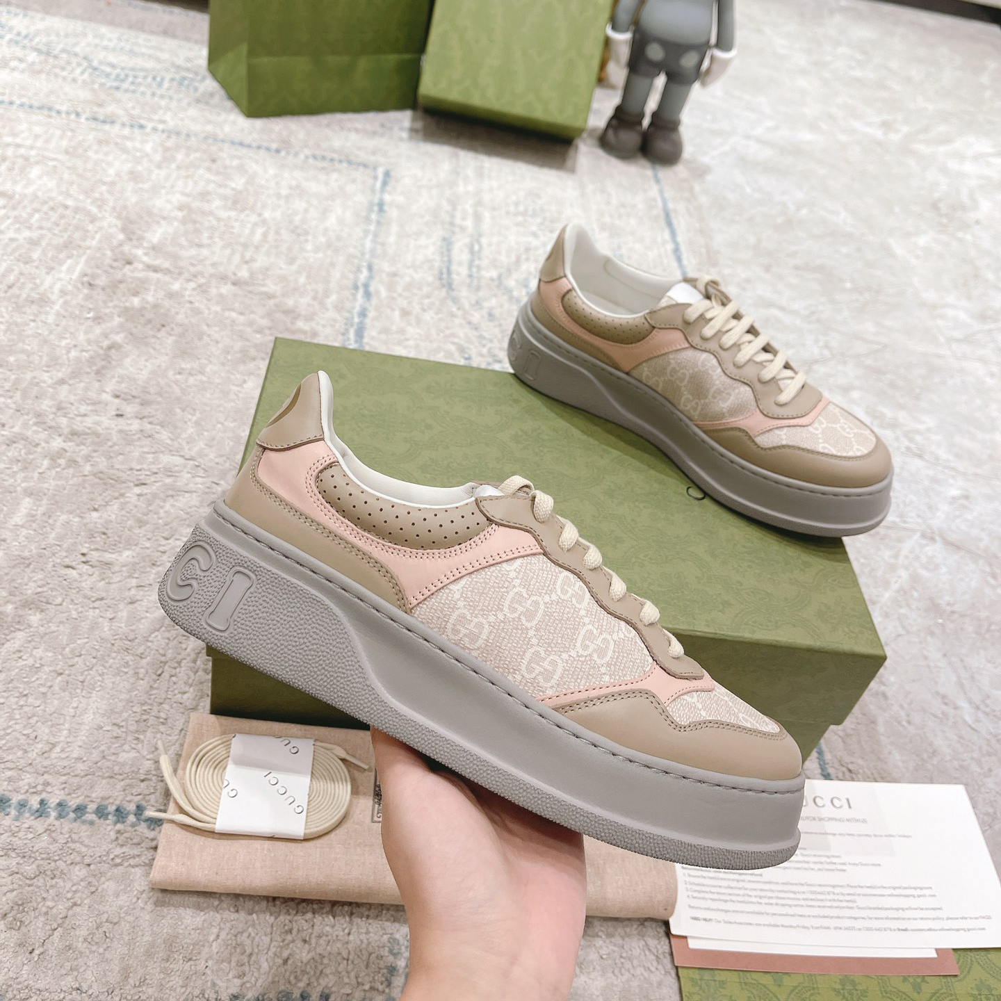 couple rubber sole printed sneakers 03063