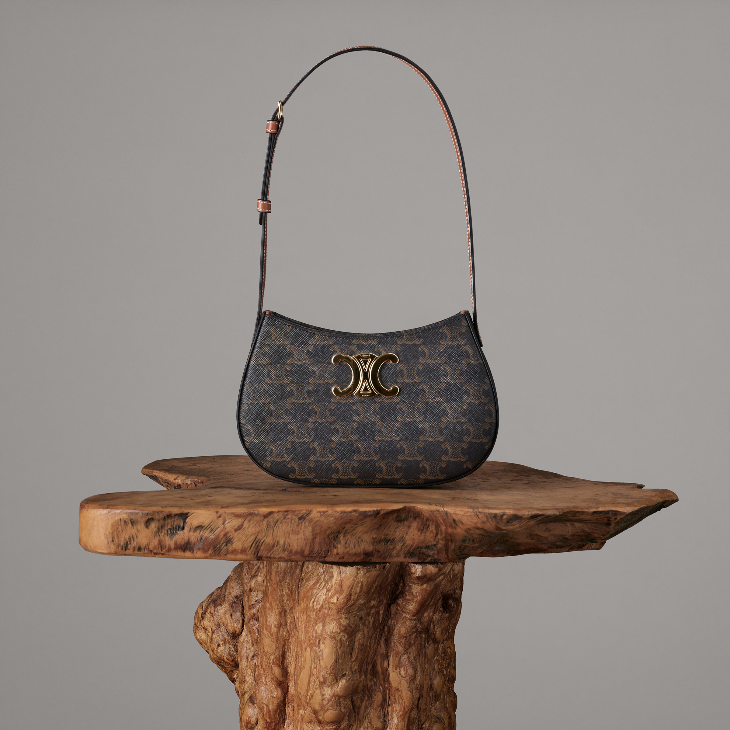 MEDIUM TILLY BAG IN PATENT CALFSKIN 115704