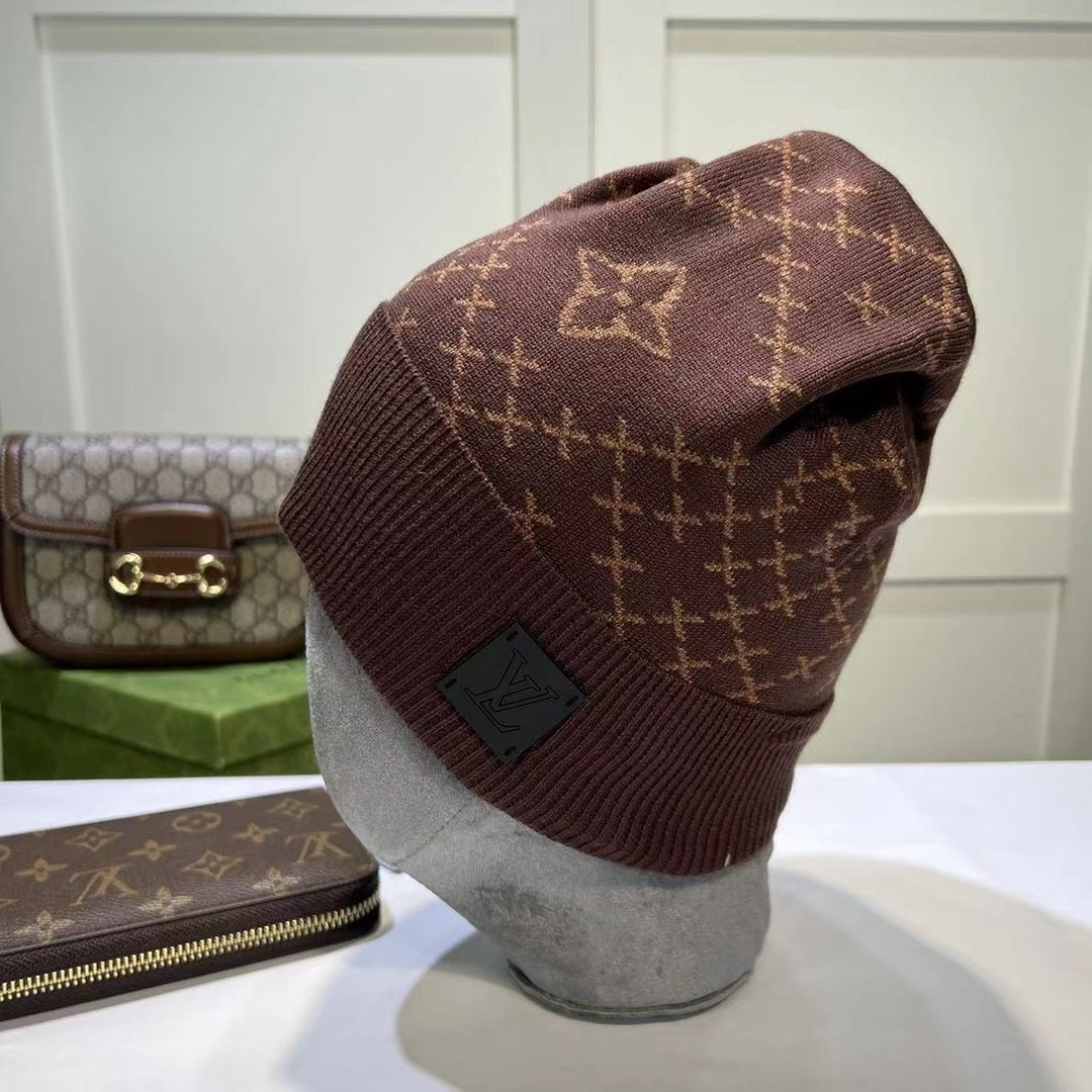 Letter full printed woolen hat autumn and winter new foreign style cold hat warm knitted hat