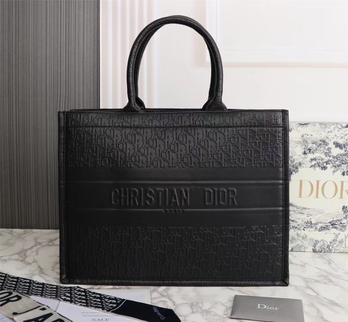 Book Tote In Leather