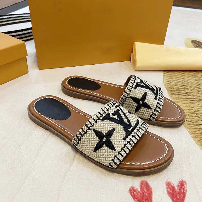 23 Ladies Fashion Luxury slipper and flip-flop S008