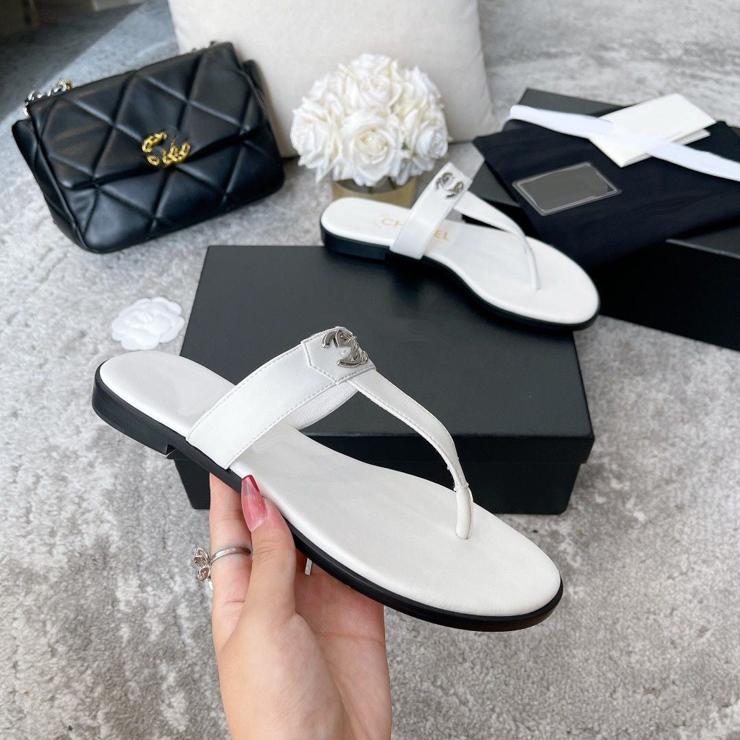 New stylish and minimalist sandals PD10041001