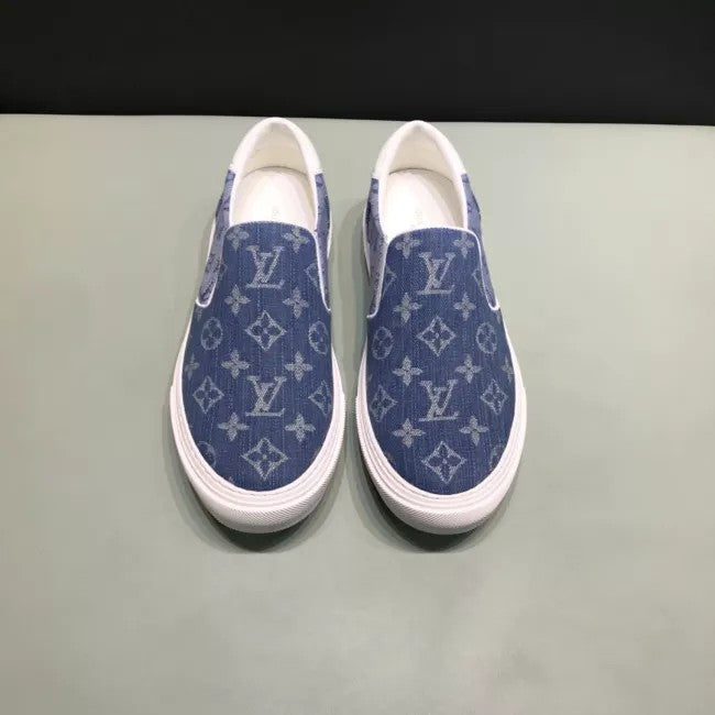 Blue noble canvas slip-on shoes
