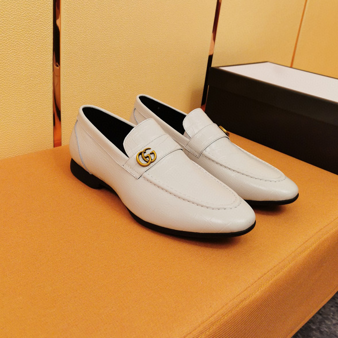 White Classic G Logo Fashion Dress Shoes