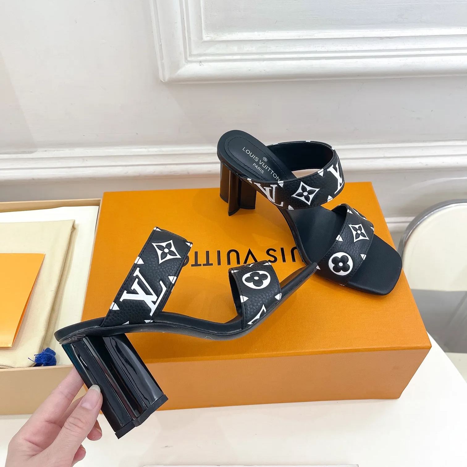 23 Ladies fashion luxury high heels SXC051602