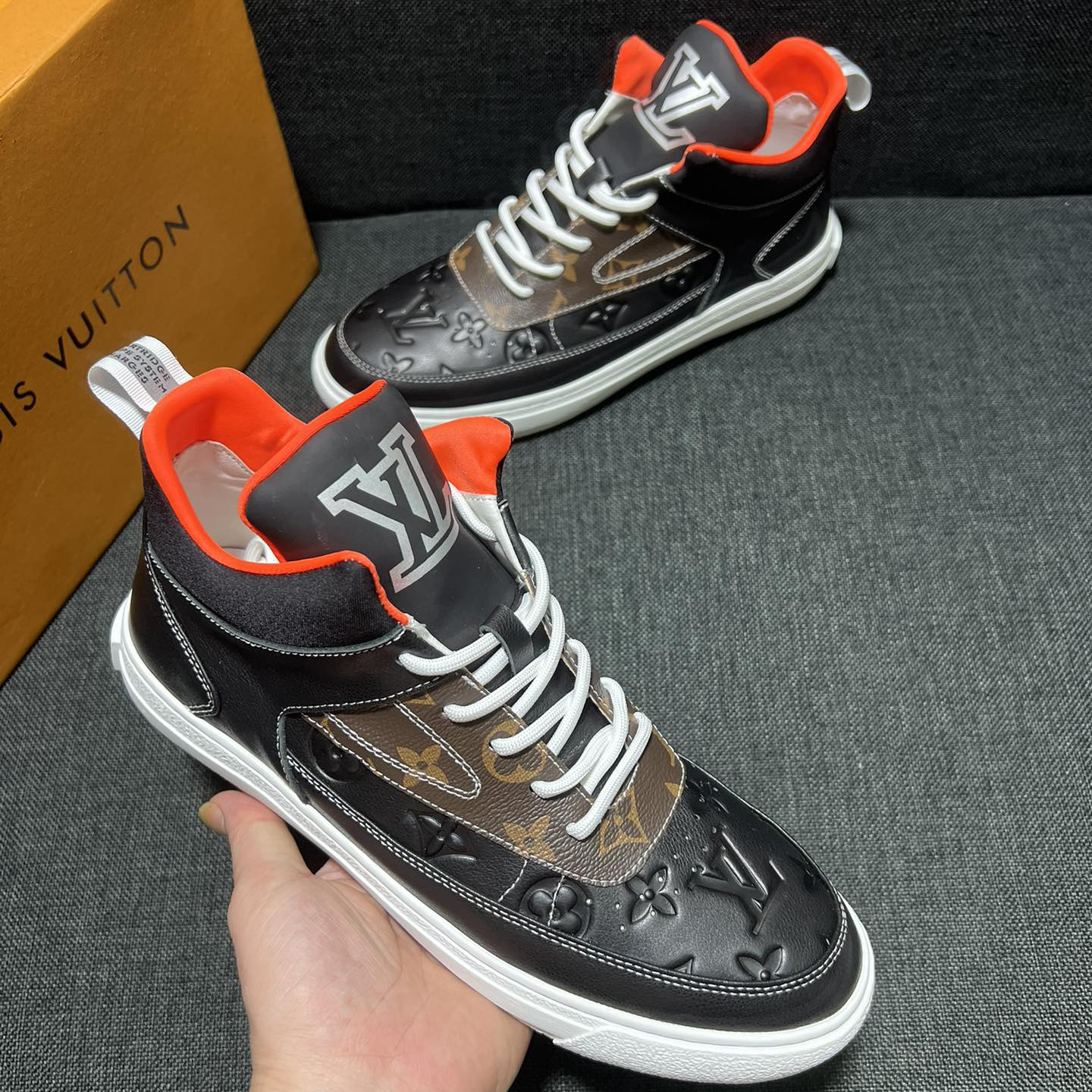 V Men's Fashionable High Top Printed Sneakers XC0723103007