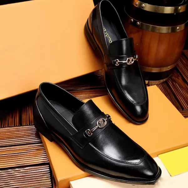 New fashion classic pointed toe v black loafers 02