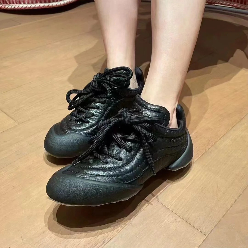 Women's Flexion Sneaker in Off White 807877