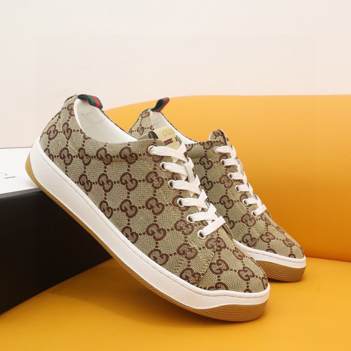New lace-up classic letter pattern fashion casual sneakers