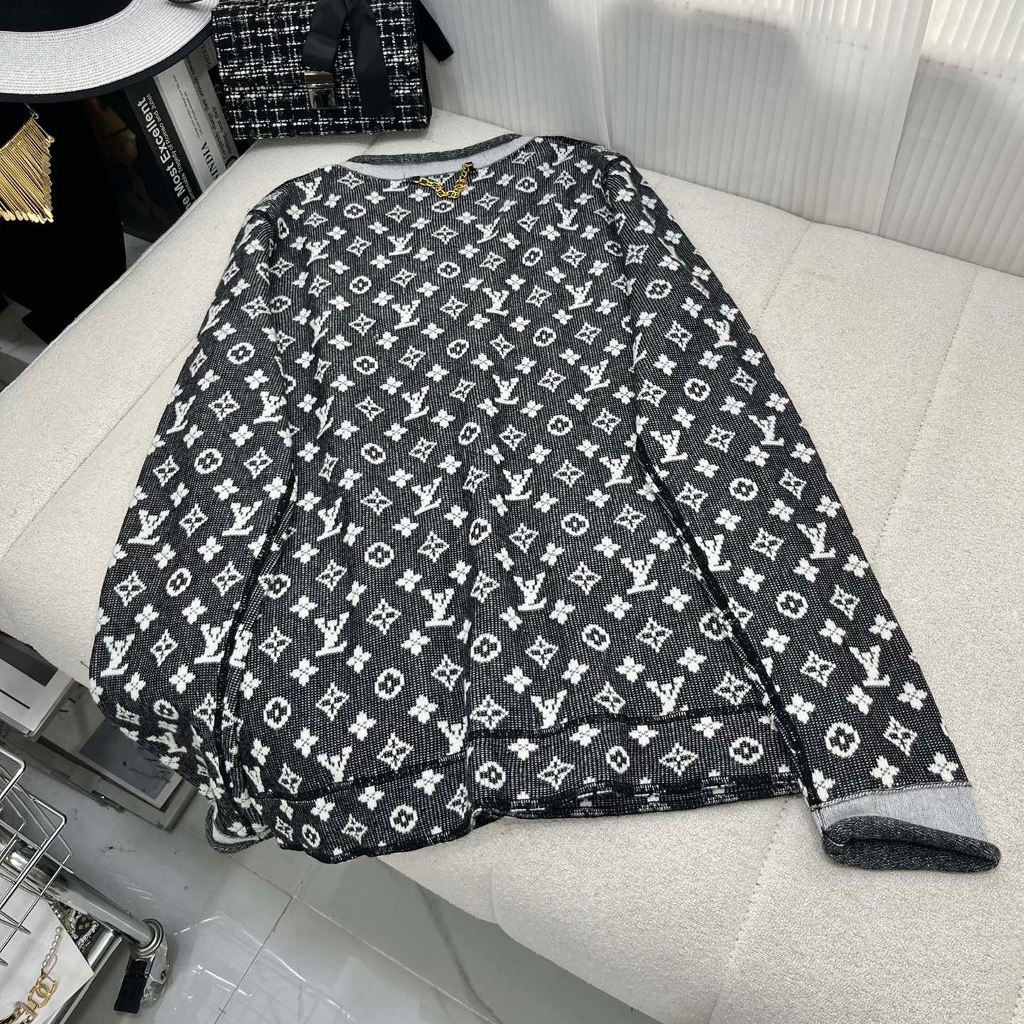 Winter New Letter Presbyopia Cardigan Sweater