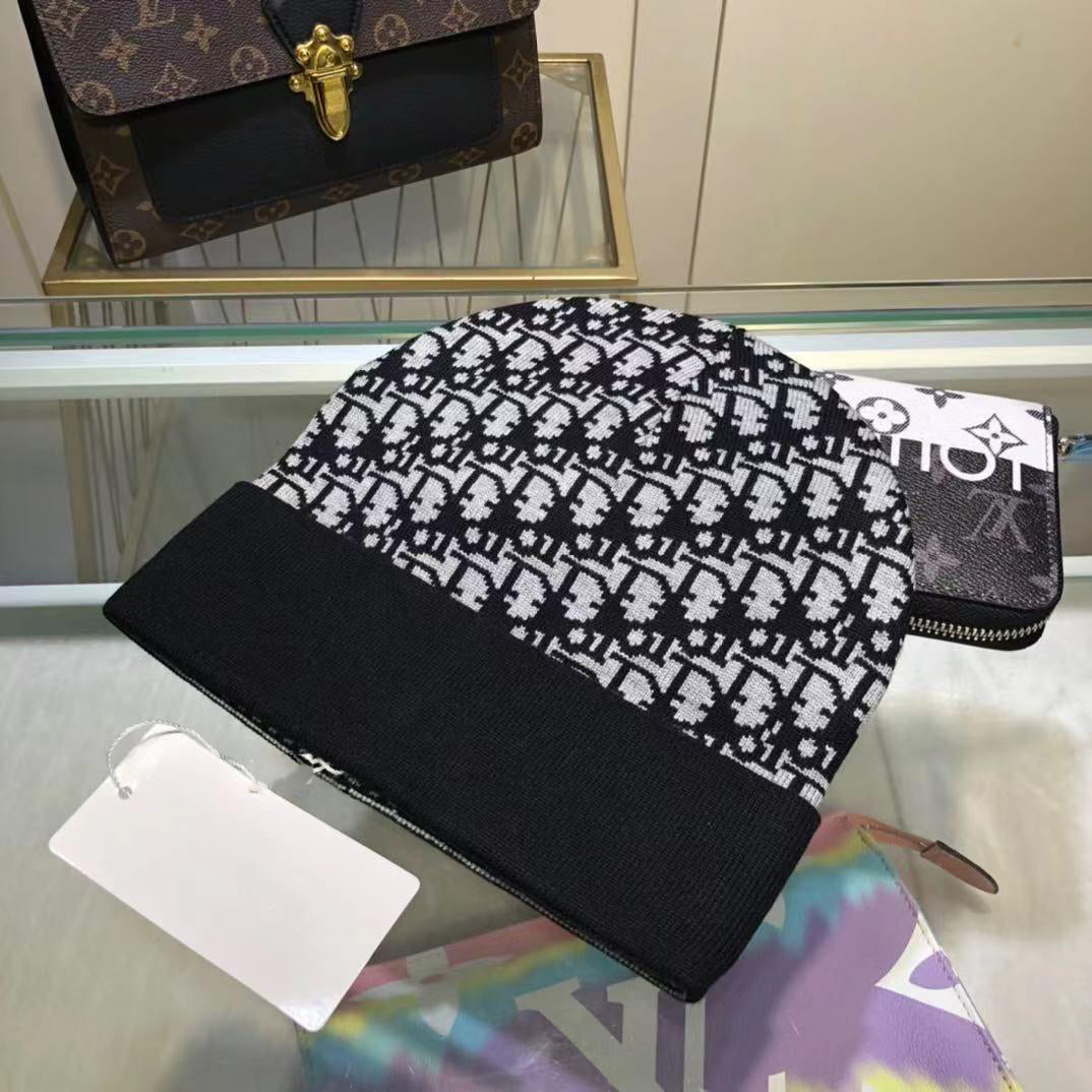 Letter all over print warm wool hat