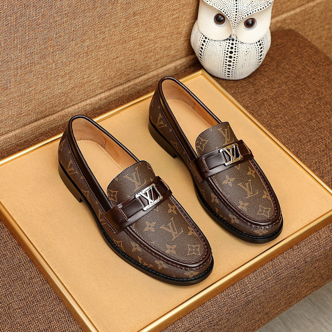 Brown vintage men's leather formal shoes