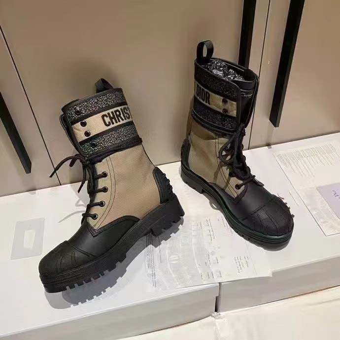 Shell top Martin boots with heavy sole embroidered motorcycle boots for ladies