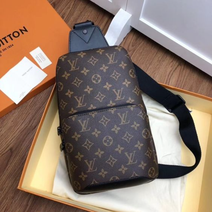 New Men's Fashion Hot Sale All-match Brown Small Chest Bag