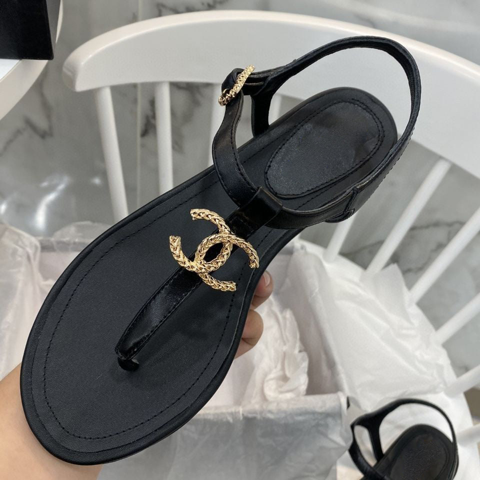 New stylish and minimalist sandals PD10041012
