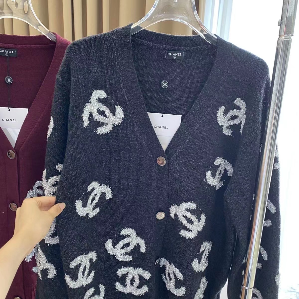Original standard loose version V-neck double C three-dimensional cardigan knitted jacket