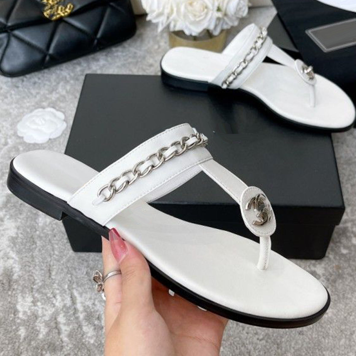 New stylish and minimalist sandals PD10041002