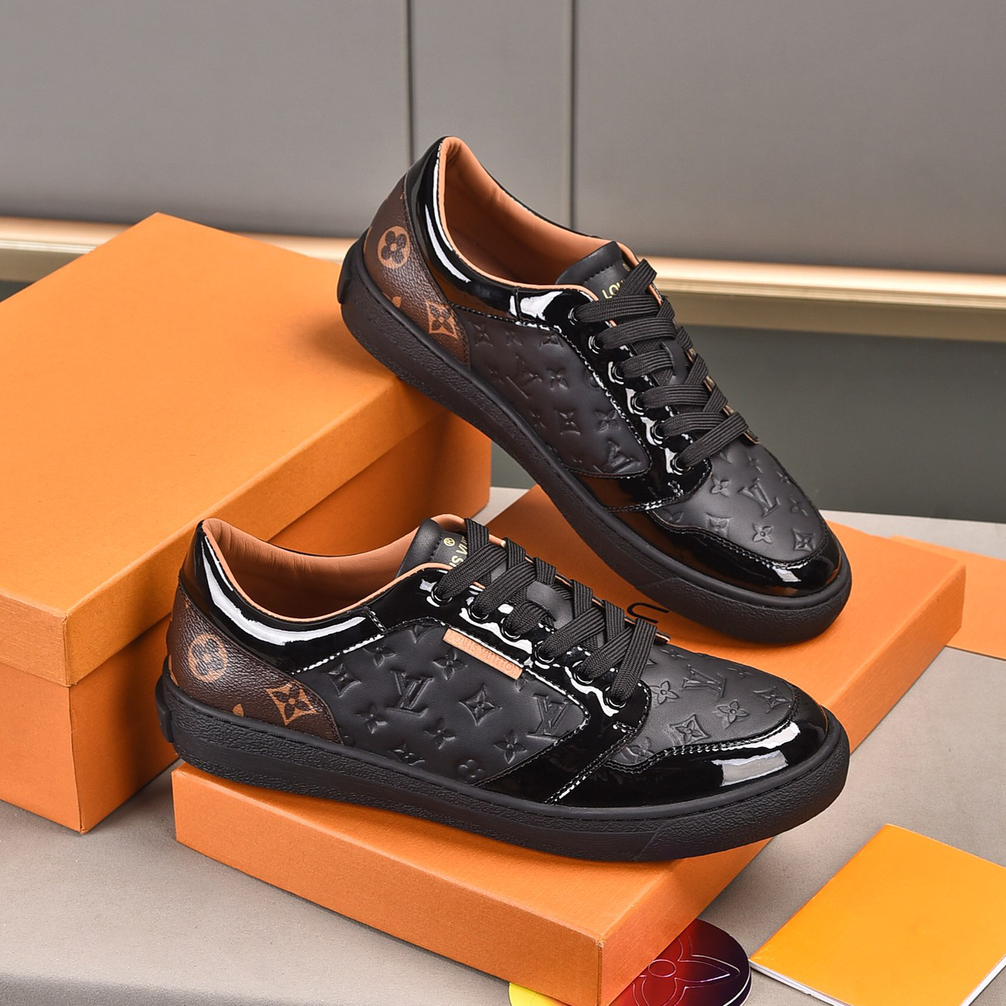 Luxury two tone splicing laceup sneakers