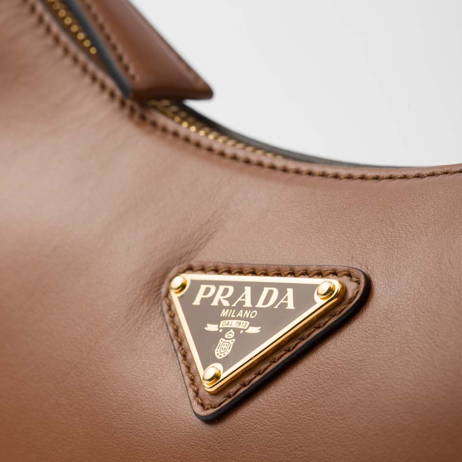 Arqué leather shoulder bag