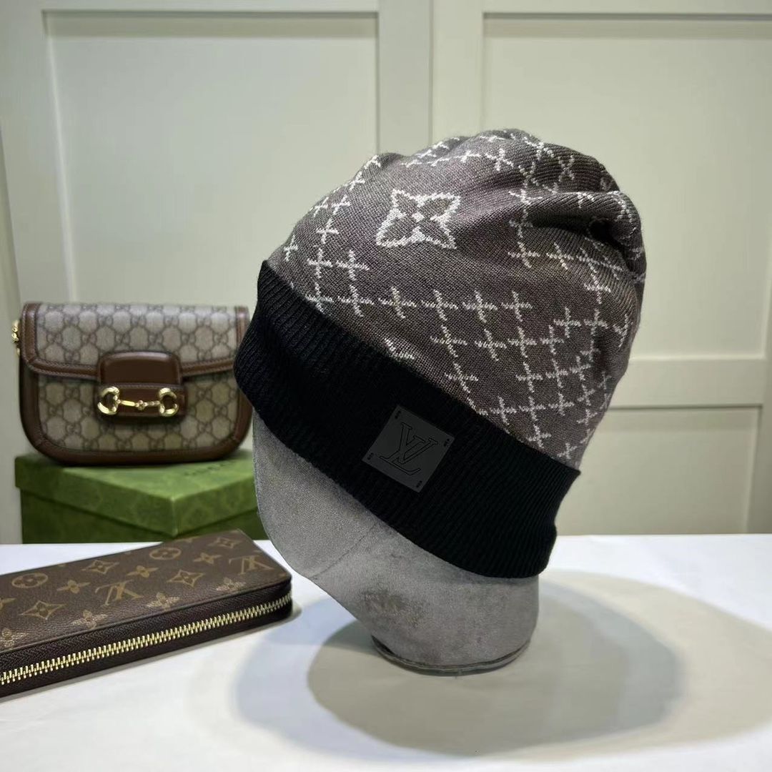 Letter full printed woolen hat autumn and winter new foreign style cold hat warm knitted hat