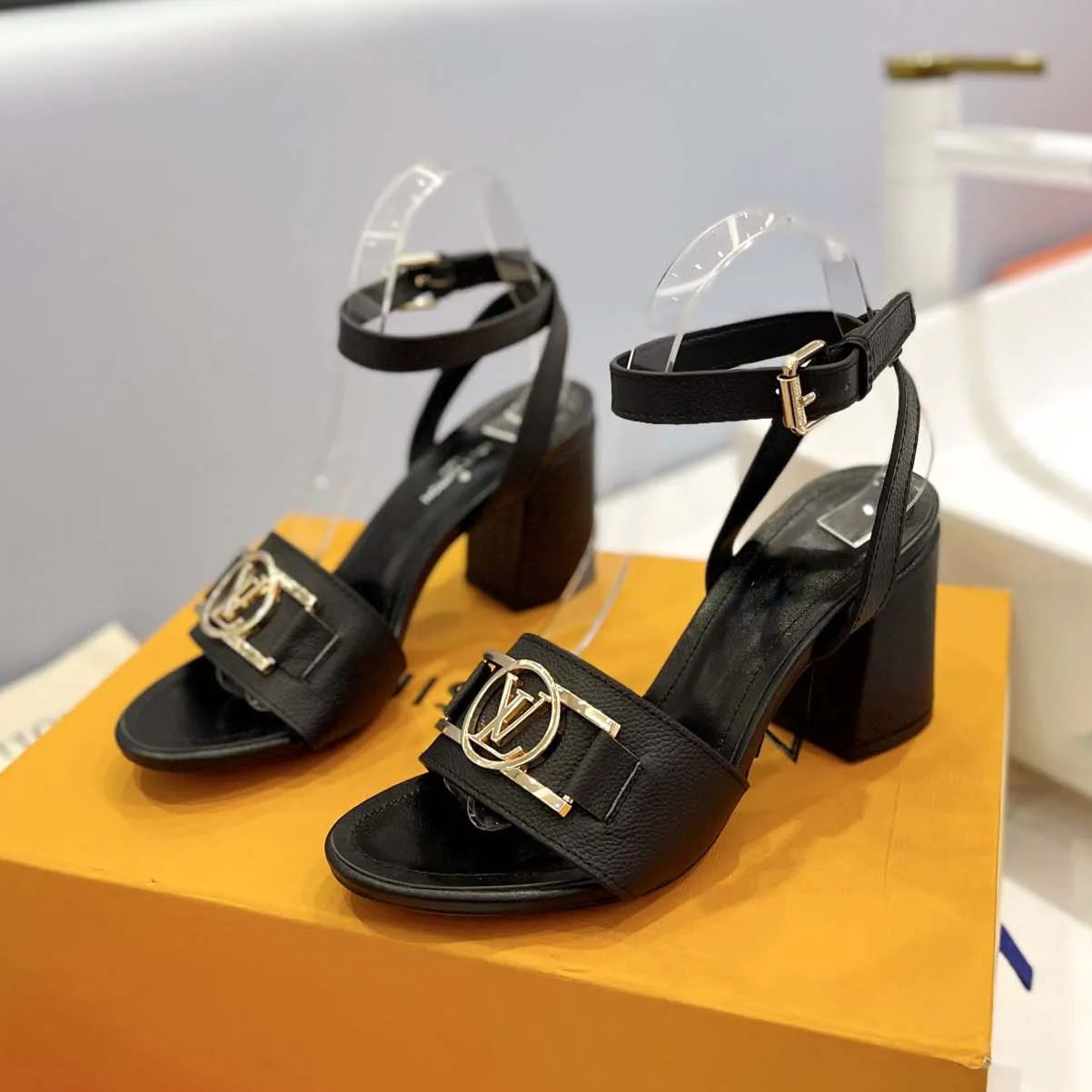 23 Ladies fashion luxury high heels XC053101