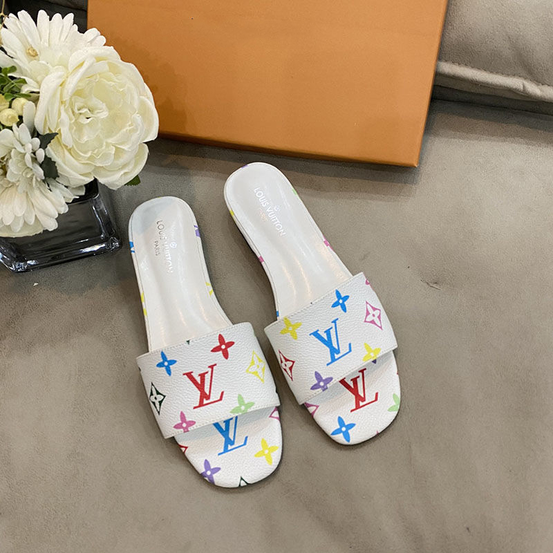 Comfortable V Logo Home Or Outside Slippers Comfortable