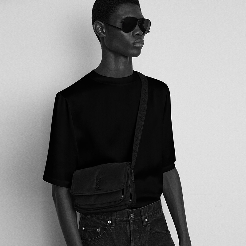 NIKI SMALL MESSENGER IN GRAINED LAMBSKIN 3O3212