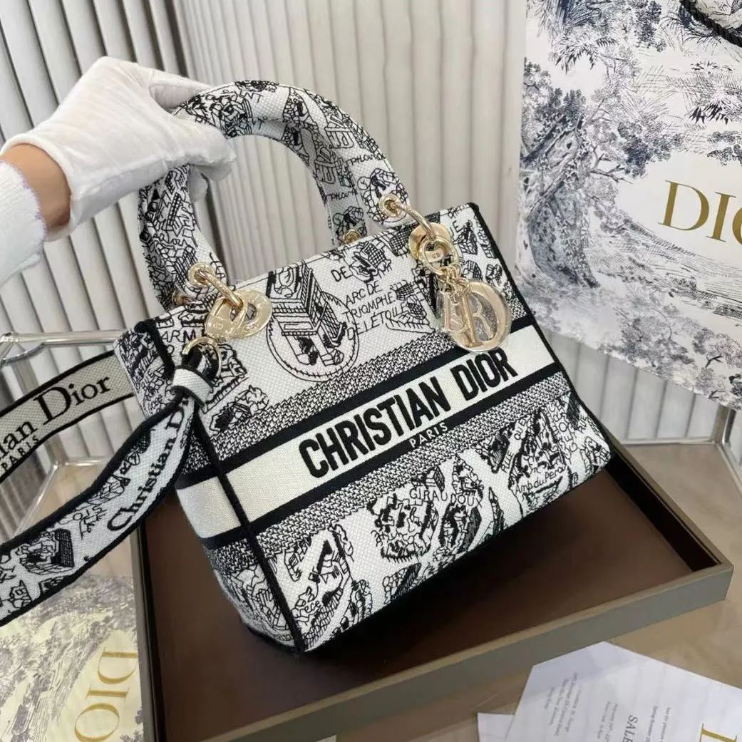 23 New D brand Princess Diana bag 24 inches PD0423101002