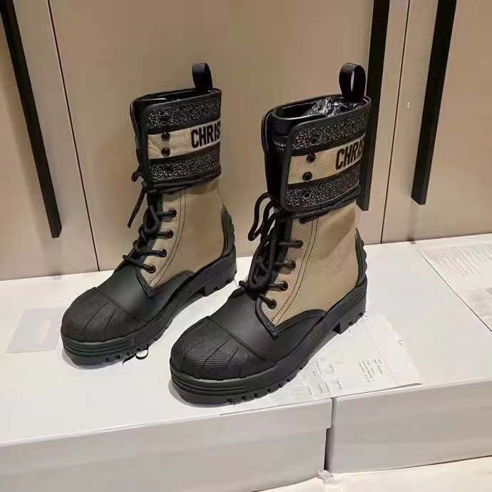 Shell top Martin boots with heavy sole embroidered motorcycle boots for ladies
